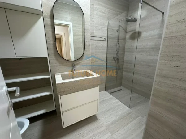 Tirane, jepet me qera apartament 2+1+Ballkon , 121 m² 1.500 € (Kompleksi Delijorgj)