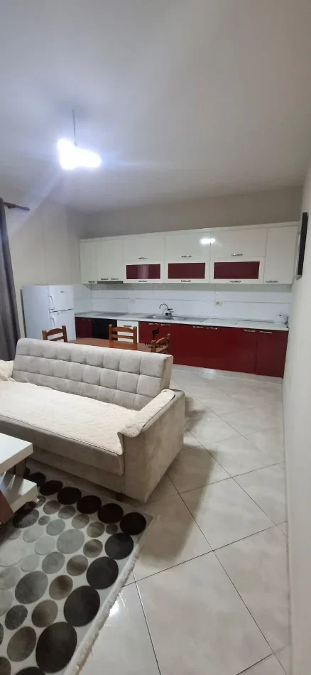Tirane, jepet me qera apartament 1+1 Kati 3, 65 m² 400 € (LAPRAKE)
