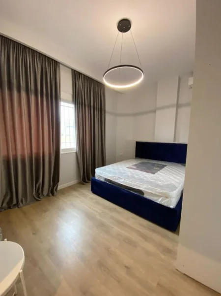 Tirane, jepet me qera apartament 1+1+Ballkon Kati 1, 65 m² 550 € (21 DHJETORI)
