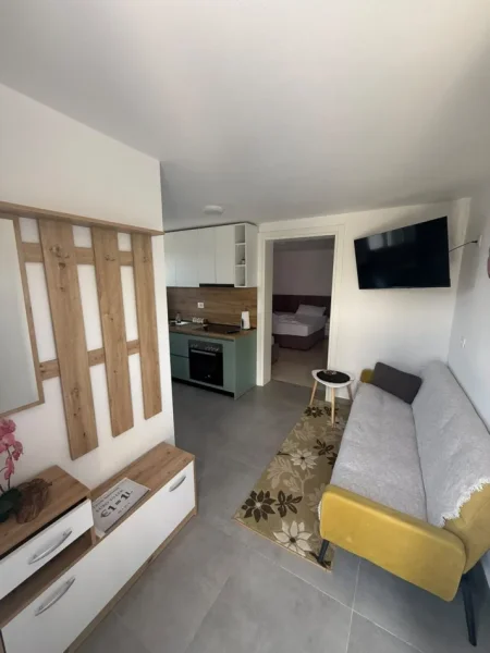 Tirane, jepet me qera apartament 1+1 Kati 1, 60 m² 490 € (Qendra Shëndetësore Qytet Studenti)