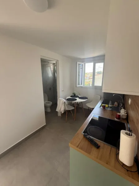 Tirane, jepet me qera apartament 1+1 Kati 1, 60 m² 490 € (Qendra Shëndetësore Qytet Studenti)