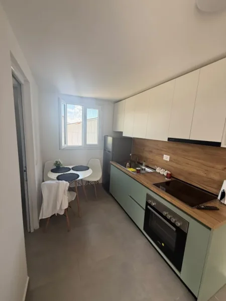 Tirane, jepet me qera apartament 1+1 Kati 1, 60 m² 490 € (Qendra Shëndetësore Qytet Studenti)