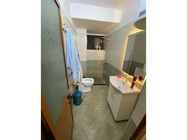 Tirane, jepet me qera apartament 2+1+Ballkon Kati 1, 53 m² 500 € (Rruga Hoxha Tahsim)