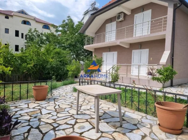 Tirane, jepet me qera Vile Vile 2 Katshe Kati 2, 250 m² 1.500 € 