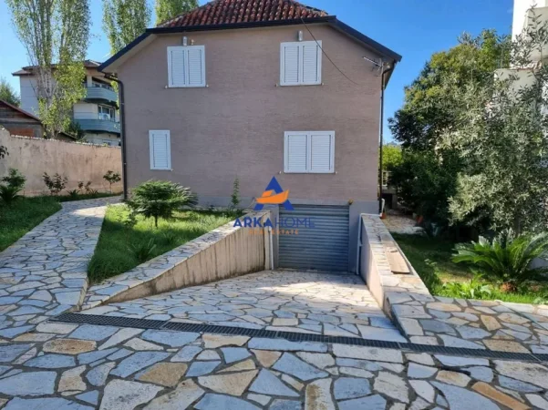 Tirane, jepet me qera Vile Vile 2 Katshe Kati 2, 250 m² 1.500 € 
