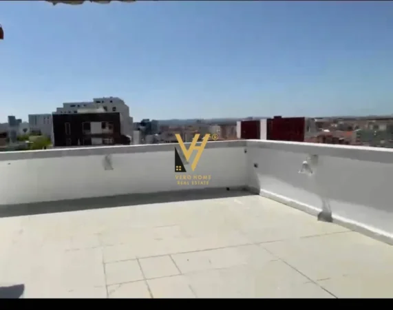 Tirane, jepet me qera apartament 1+1+Ballkon Kati 6, 70 m² 520 € (OXHAKU)