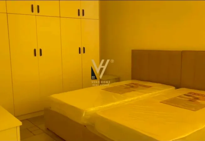 Tirane, jepet me qera apartament 1+1+Ballkon Kati 6, 70 m² 520 € (OXHAKU)