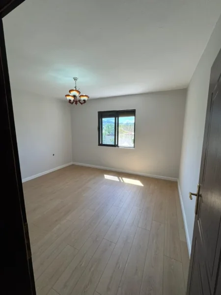 Tirane, shitet apartament 1+1+Ballkon Kati 4, 60 m² 108.000 € 