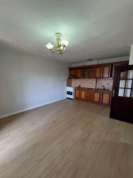 Tirane, shitet apartament 1+1+Ballkon Kati 4, 60 m² 108.000 € 