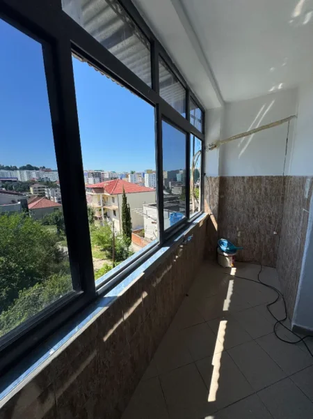 Tirane, shitet apartament 1+1+Ballkon Kati 4, 60 m² 108.000 € 