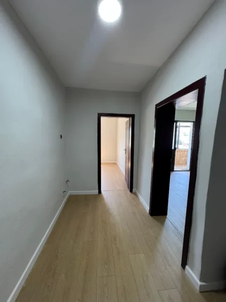 Tirane, shitet apartament 1+1+Ballkon Kati 4, 60 m² 108.000 € 