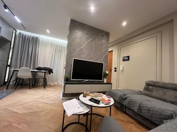 ✨JEPET  APARTAMENT 1+1 LUKSOZ ME QERA ✨  📍 Vendndodhja: Rezidenca "Kodra e Diellit 1", Tiranë