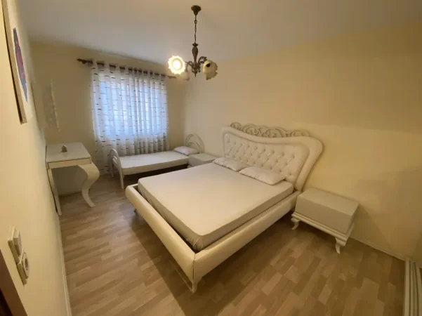 JEPET ME QERA APARTAMENT 2+1 TEK PROKURORIA, RRUGA E DURRESIT
