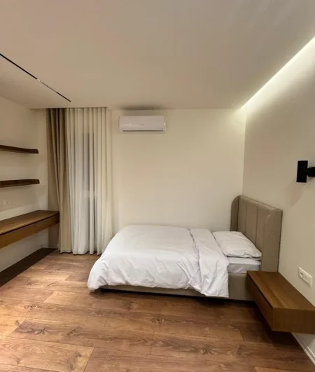Tirane, jepet me qera apartament 2+1 , 90 m² 800 € 