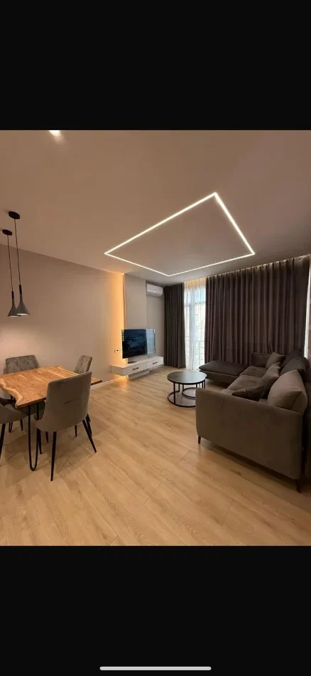 Tirane, jepet me qera apartament 1+1+Aneks Kati 8, 450 € (astir)