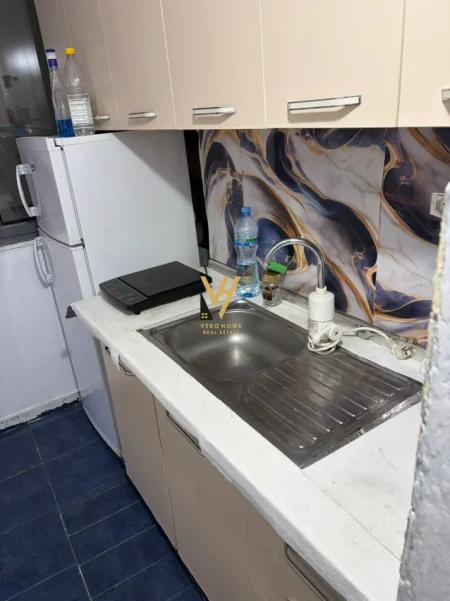 Tirane, jepet me qera apartament 1+1+Ballkon Kati 2, 60 m² 420 € (RRUGA HOXHA TAHSIM)