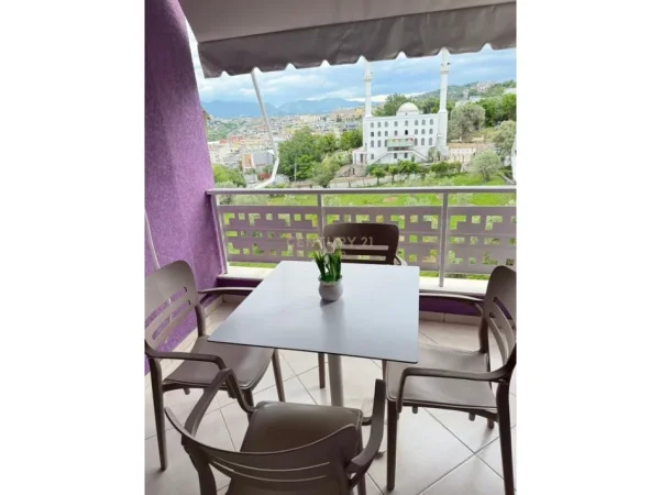 Tirane, jap me qera apartament 1+1 Kati 5, 70 m² 750 € (Kopshti Botanik)