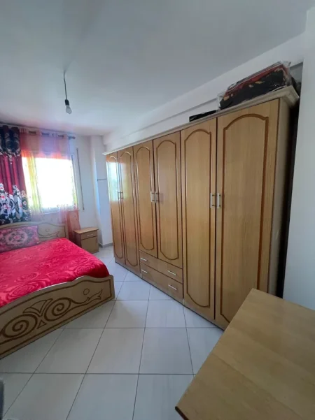 JEPET ME QERA 1+1 NE ASTIR , 400 EURO