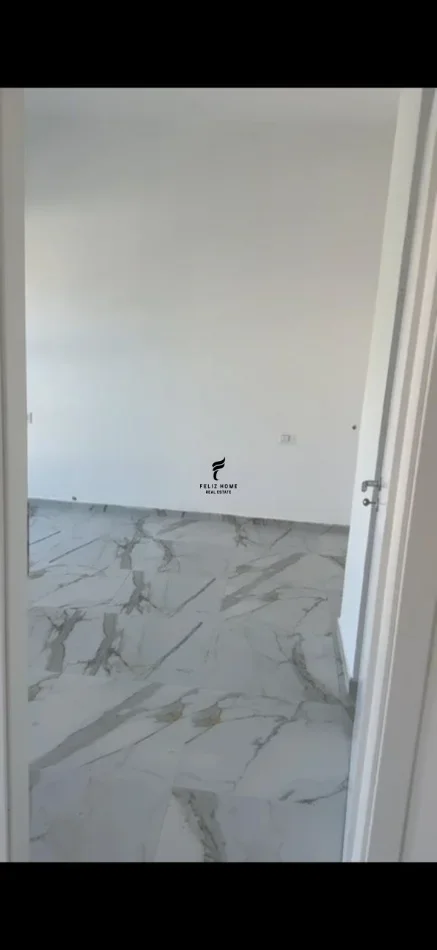 Tirane, jepet me qera apartament 1+1 Kati 1, 70 m² 400 € (LAPRAKE)