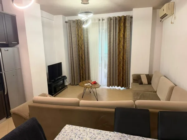 Tirane, jepet me qera apartament 1+1 Kati 2, 55 m² 350 € (Fresku)