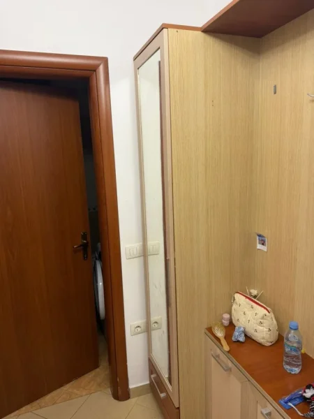 Tirane, jepet me qera apartament 1+1 Kati 2, 55 m² 350 € (Fresku)