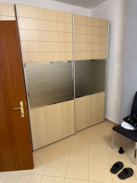 Tirane, jepet me qera apartament 1+1 Kati 2, 55 m² 350 € (Fresku)