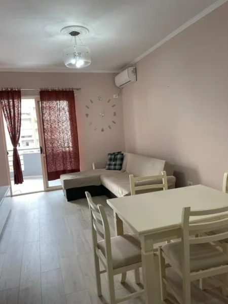 Tirane, jepet me qera apartament 1+1 Kati 3, 60 m² 500 € (Astir)