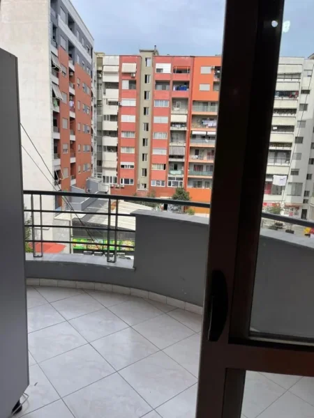 Tirane, jepet me qera apartament 1+1 Kati 3, 60 m² 500 € (Astir)