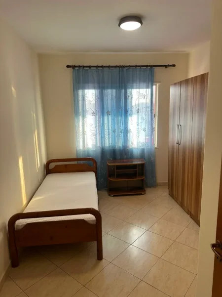 Tirane, jap me qera apartament 3+1 Kati 8, 120 m² 580 € (mikel maruli)