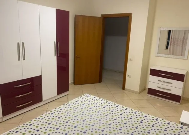 Tirane, jap me qera apartament 3+1 Kati 8, 120 m² 580 € (mikel maruli)