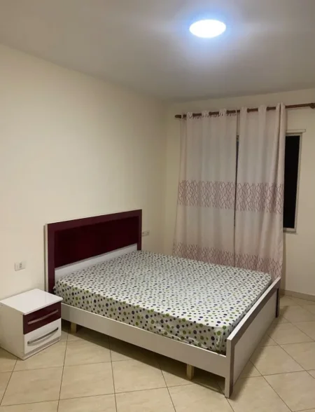 Tirane, jap me qera apartament 3+1 Kati 8, 120 m² 580 € (mikel maruli)