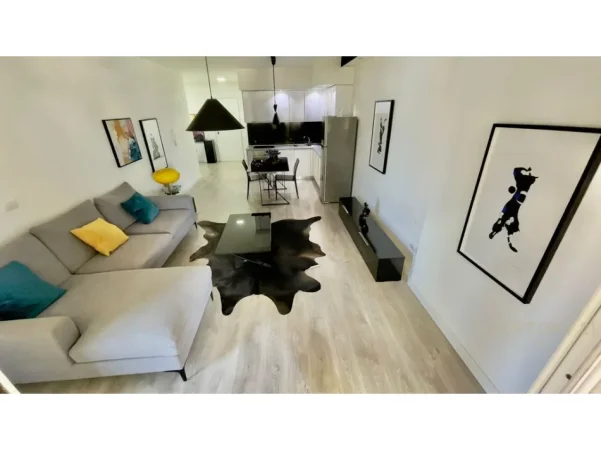Tirane, jap me qera apartament 1+1 Kati 2, 76 m² 650 € (Rruga e Kavajes)