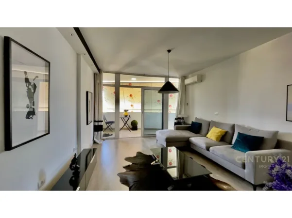 Tirane, jap me qera apartament 1+1 Kati 2, 76 m² 650 € (Rruga e Kavajes)