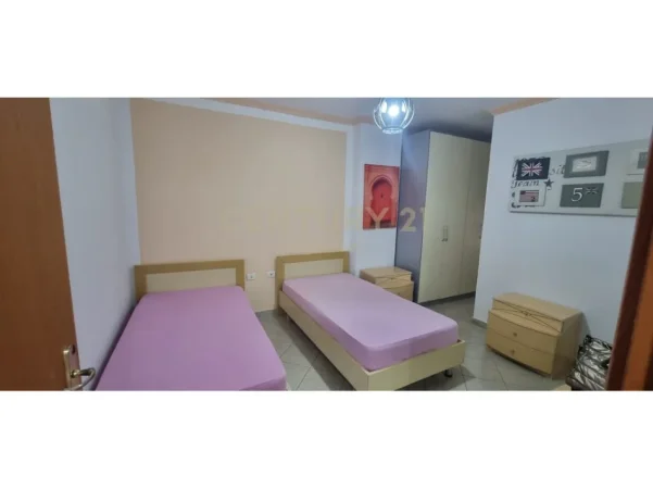 Tirane, jap me qera apartament Kati 1, 100 m² 450 € (Pallatet Cabej)