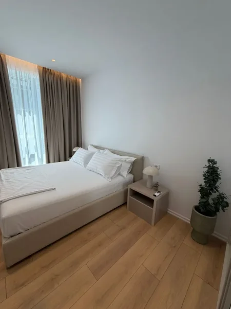 Tirane, jepet me qera apartament 1+1+Ballkon Kati 2, 70 m² 105.000 Leke (Parkim i Perfshire ne Cmim )