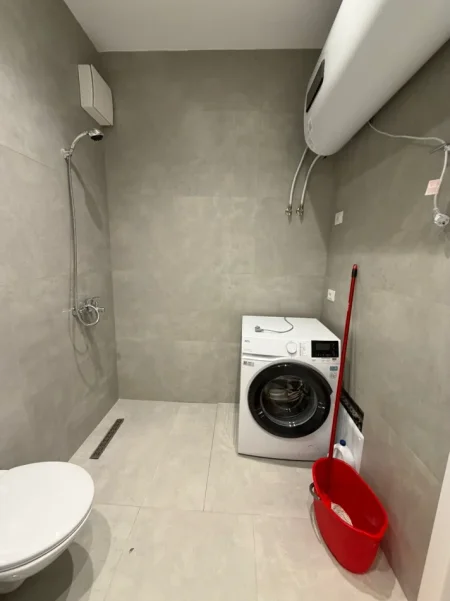 Tirane, jepet me qera apartament 1+1+Ballkon Kati 2, 70 m² 105.000 Leke (Parkim i Perfshire ne Cmim )