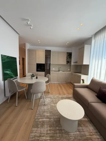 Tirane, jepet me qera apartament 1+1+Ballkon Kati 6, 70 m² 105.000 € 