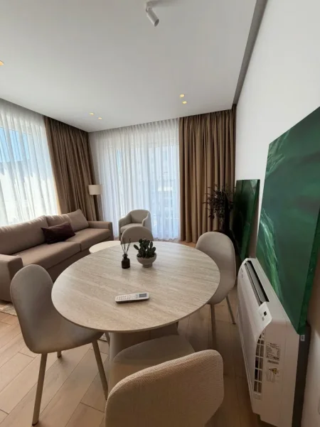 Tirane, jepet me qera apartament 1+1+Ballkon Kati 6, 70 m² 105.000 € 