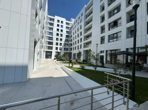 Tirane, jepet me qera apartament 2+1+Ballkon , 90 m² 450 €