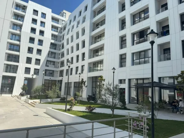 Tirane, jepet me qera apartament 2+1+Ballkon , 90 m² 450 €