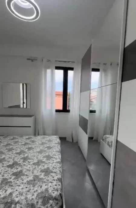 Tirane, jepet me qera apartament 2+1+parkim Kati 2, 92 m² 750 € (Don Bosko ,Rruga Albanopoli)