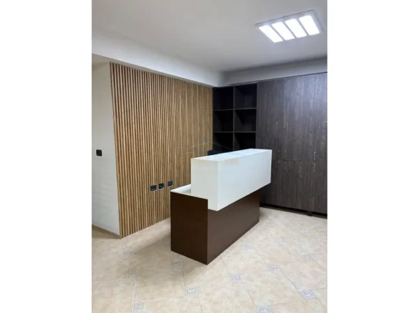 Tirane, shitet apartament 3+1+Ballkon Kati 2, 156 m² 546.000 € (Bllok)