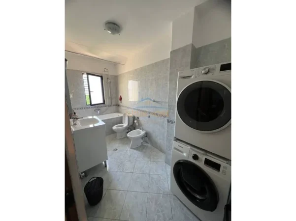 Tirane, shitet apartament 2+1+Ballkon Kati 4, 97 m² 210.000 € (Prane Delijorgjit)