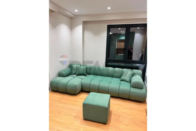 Tirane, jepet me qera apartament 2+1 Kati 2, 120 m² 800 € (Rruga Egnatia)