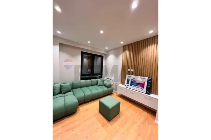 Tirane, jepet me qera apartament 2+1 Kati 2, 120 m² 800 € (Rruga Egnatia)