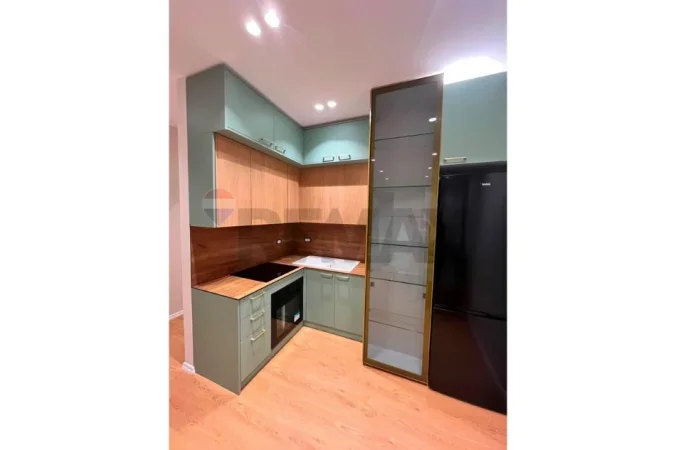 Tirane, jepet me qera apartament 2+1 Kati 2, 120 m² 800 € (Rruga Egnatia)