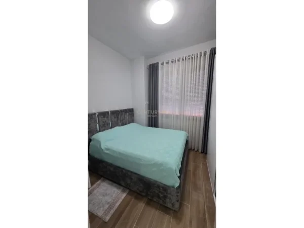 Tirane, jepet me qera apartament 1+1 Kati 2, 70 m² 550 € (Oxhaku Atrium143197)