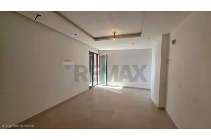 Vlore - Lungomare, jepet me qera ambjent biznesi Kati 4, 200 m² 2.500 € (Rruga Murat Terbaci, Vlore)