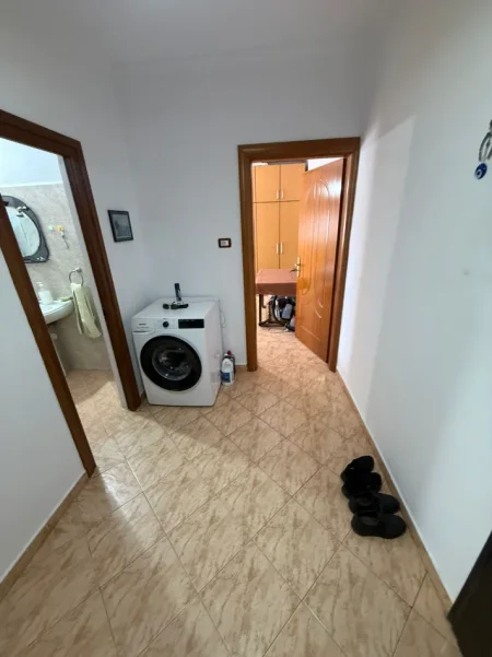 Tirane, shitet apartament 1+1 Kati 5, 53 m² 80.000 € (Rruga Njazi Meka)