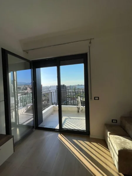 Tirane, jepet me qera apartament 1+1 Kati 9, 65 m² 550 € (Bulevardi i Ri)